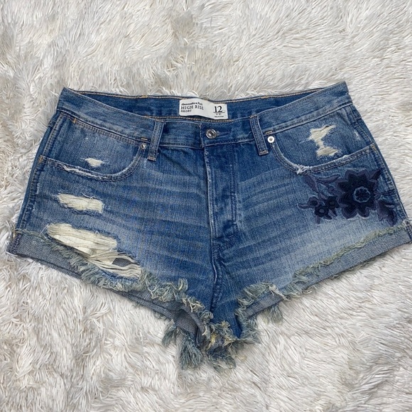 Abercrombie and Fitch high rise Flower embroidered Denim shorts - Picture 1 of 7